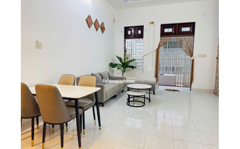 Bán nhà vị trí đẹp gần biển diện tích ngang 7,5m, tổng hơn 80m², thiết kế thoáng mát hiện đại